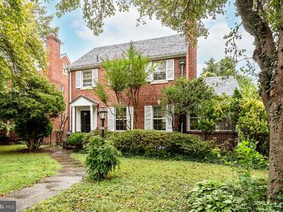 4905 45th St NW, Washington, DC, 20016
