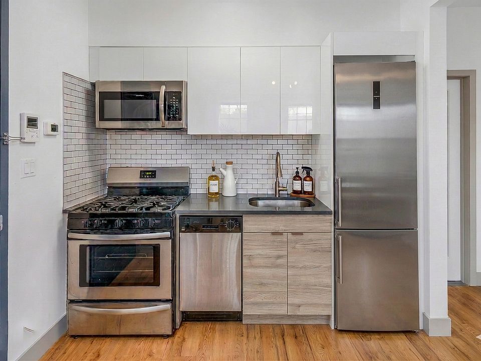 1st image of 399 Clermont Ave APT 2