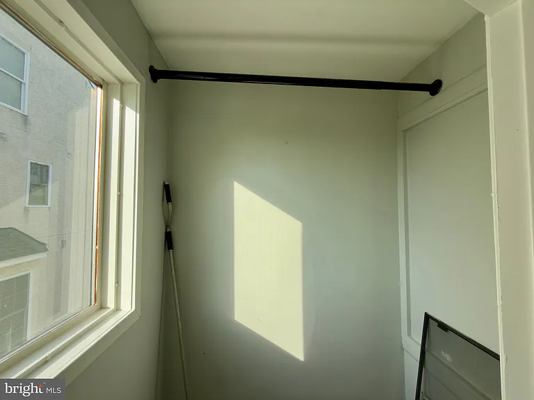 422 W 6th Ave — Photo 22