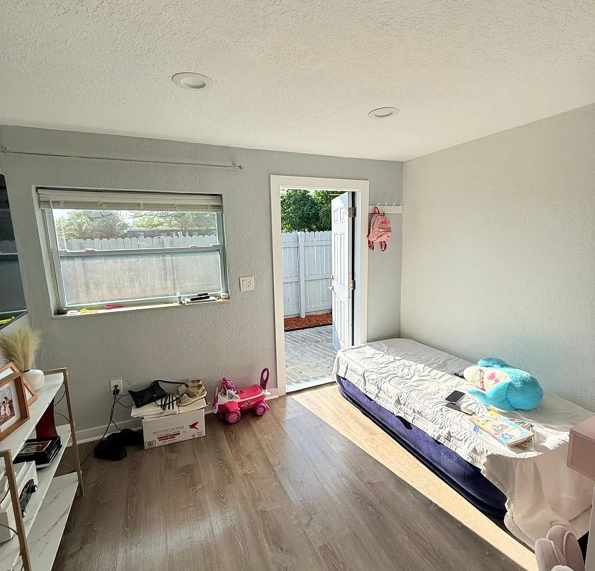 2 bed, 1.0 bath, 780 sqft, $2,100 — Photo 1