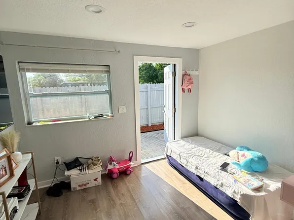 2251 NW 4th St #1-2, Pompano Beach, FL 33069