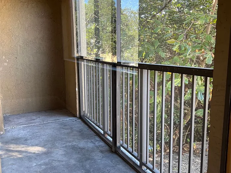 2445 SW 18th Ter #920 — Photo 9