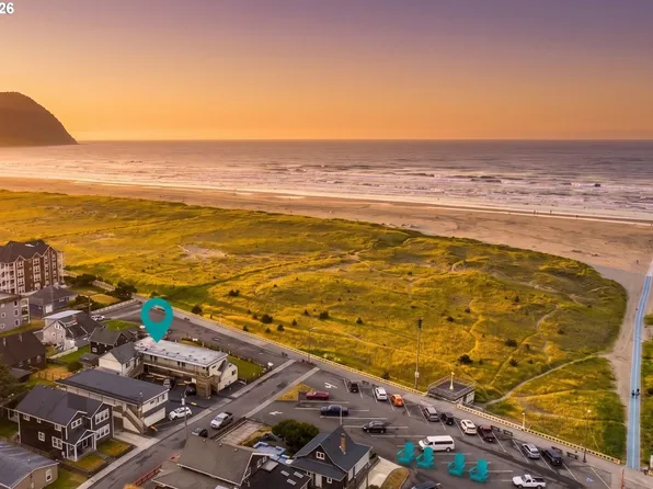 1022 N Prom Unit 101, Seaside, OR 97138
