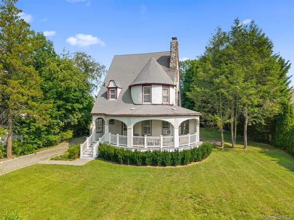 33 Deerfield Avenue, Eastchester, NY 10709