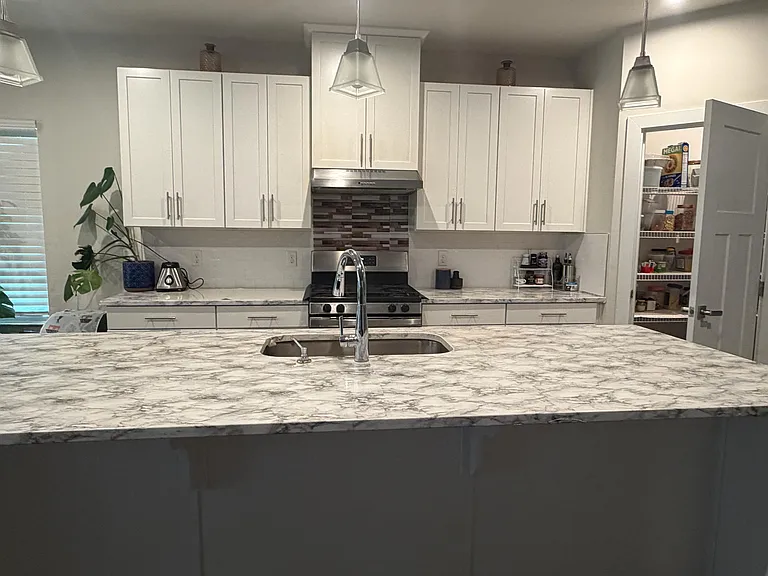 300 Finnegan Ct — Photo 7