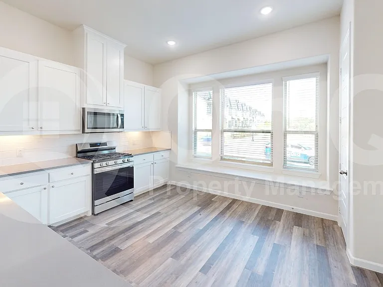 16154 Doe Lake Dr — Photo 6