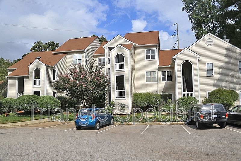1st image of 6020 Winterpointe Ln APT 101