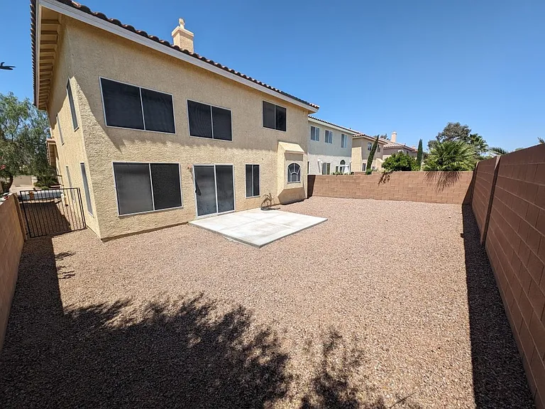 10900 Royal Highlands St — Photo 28