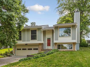 6010 Queens Dr, Lincoln, NE 68516