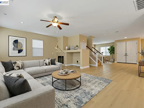 16166 Meadowmeer Ln, Fontana, CA 92336