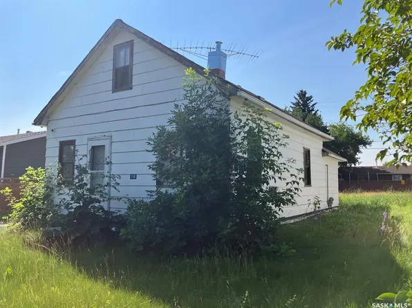 710 9th AVENUE W, Nipawin, SK S0E 1E0