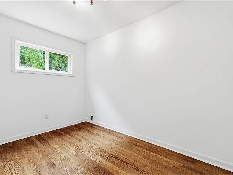 445 Forest Hills Dr — Photo 21