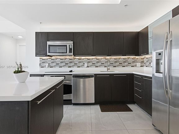 4th image of 90 SW 3rd St APT 2408