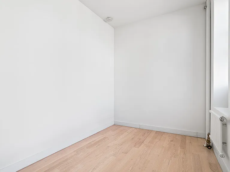 332 E 4th St #56 — Photo 4