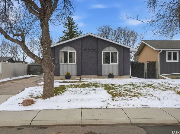 166 Magee CRESCENT, Regina, SK S4R 6K7