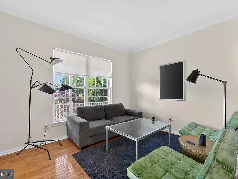 33 Lindley Dr — Photo 3