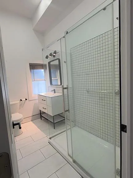1154 Wyandotte St E #2 — Photo 11