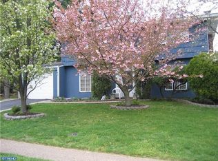 51 Tweed Rd, Levittown, PA 19056