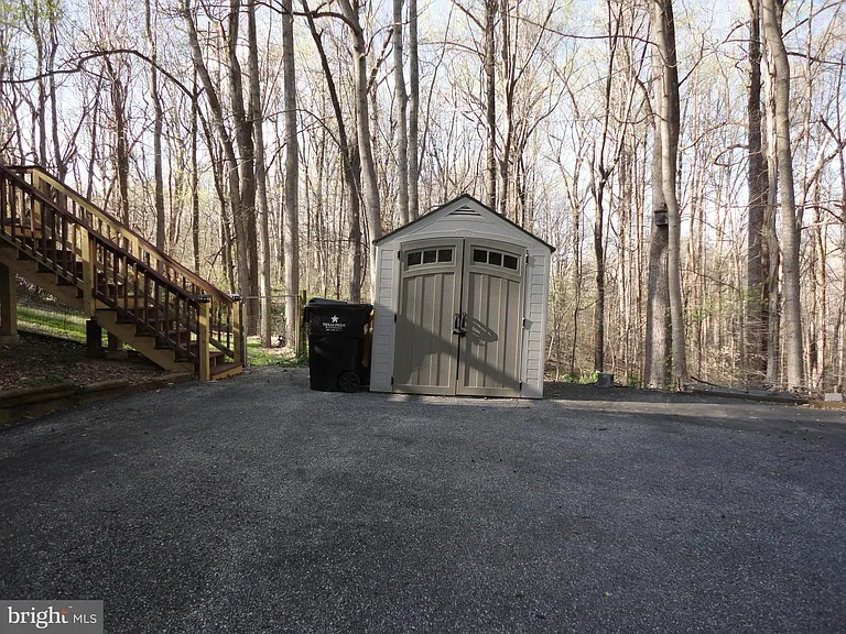 814 Rustic Ln — Photo 4
