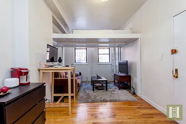 Rented by Halstead Real Estate | media 32