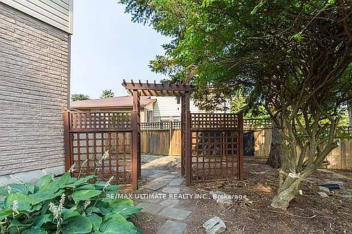34 Briarwood Cres — Photo 40