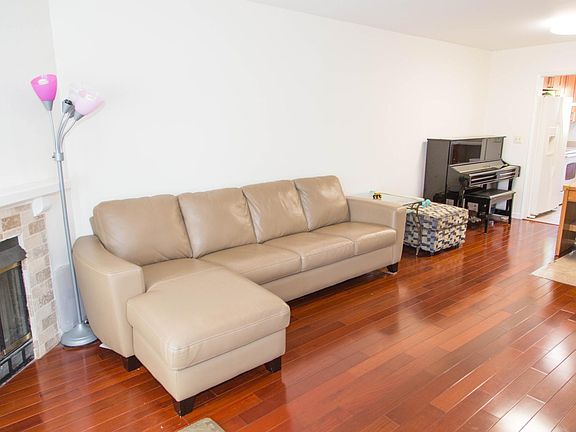 4th image of 895 Quince Ave Unit 13