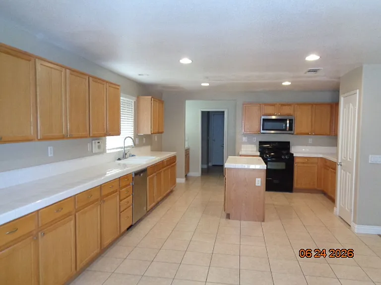 2064 W Avenue K #6 — Photo 8