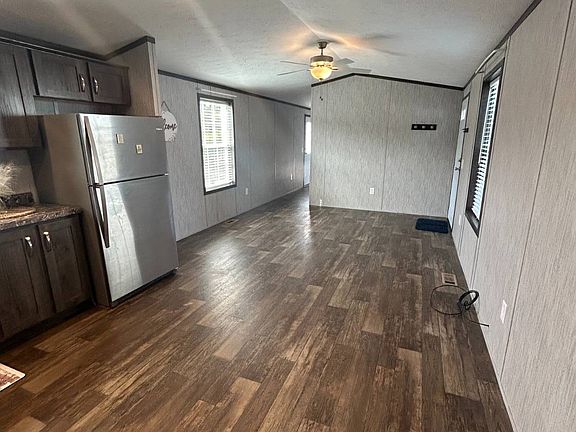 5th image of 320 Thompson Rd #J03