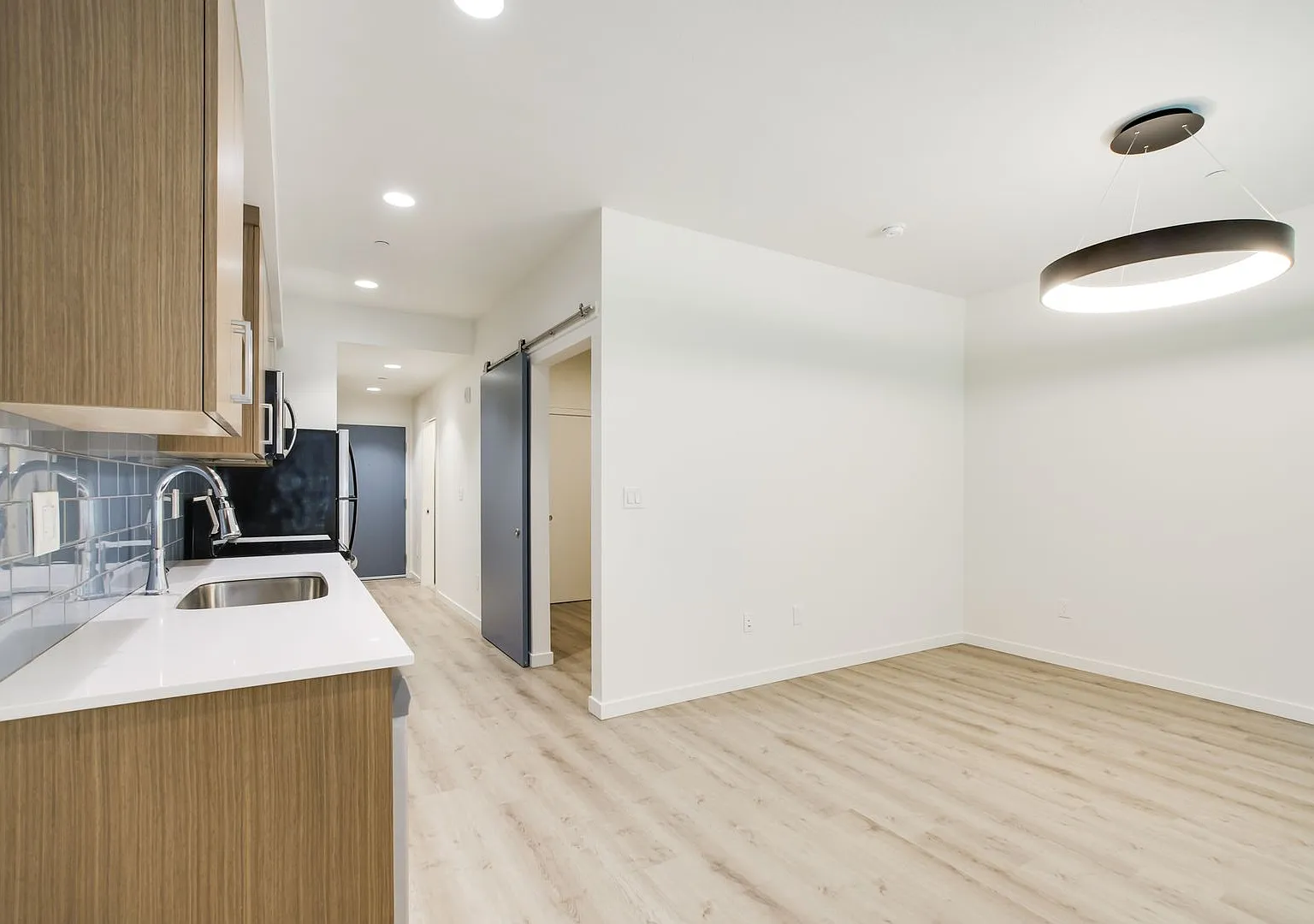 Ellie Jean Apartments — Photo 1