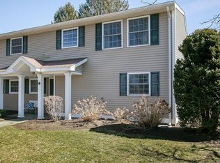 1 Leland Point Dr, Portsmouth, RI 02871