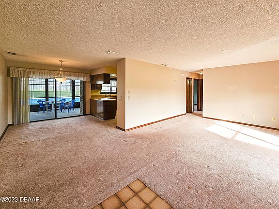 4th image of 2114 El Campo Ave
