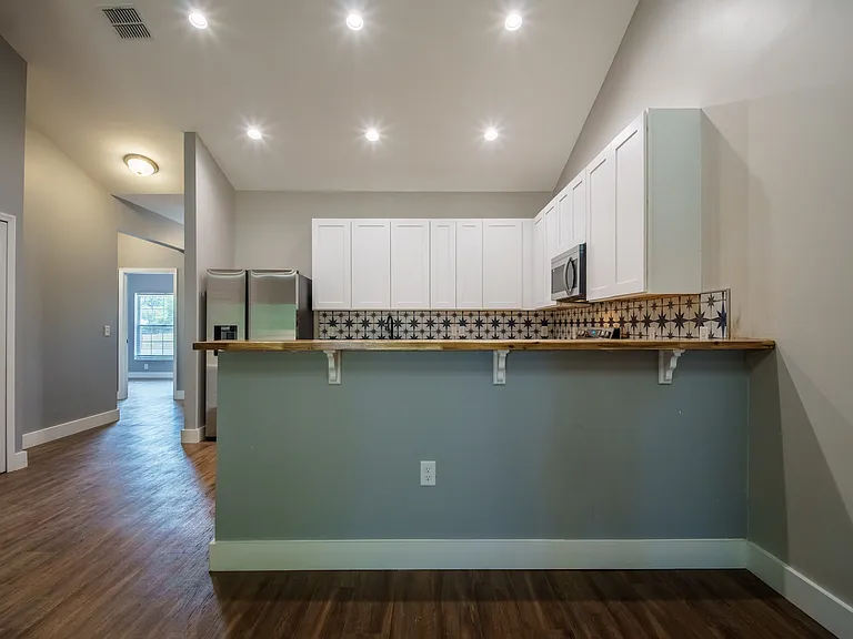 210 Parrotte Ct — Photo 43