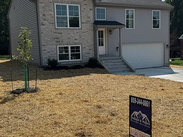 2720 Coral Dr, Hebron, KY 41048