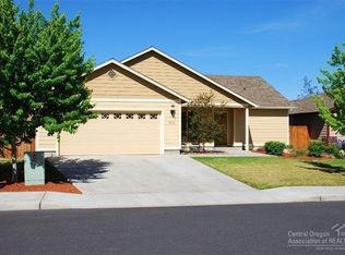 2635 NE 9th St, Redmond, OR 97756