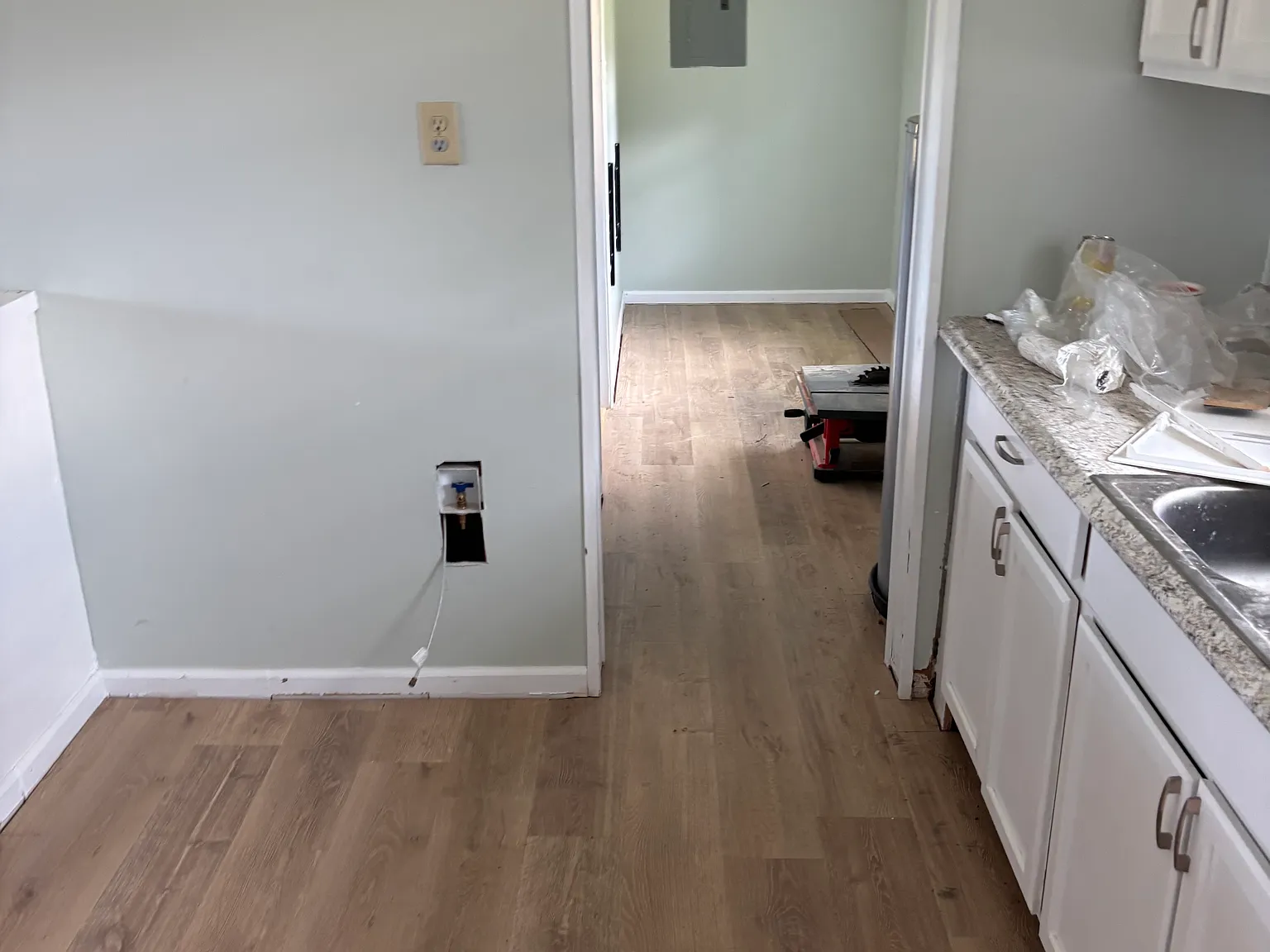 3 bed, 1080 sqft, $1,300 — Photo 3