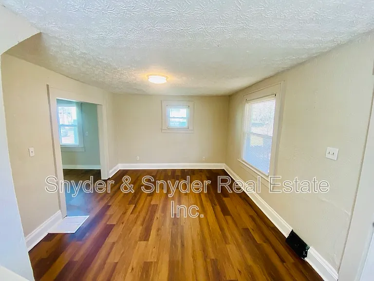 748 Merton Ave — Photo 3