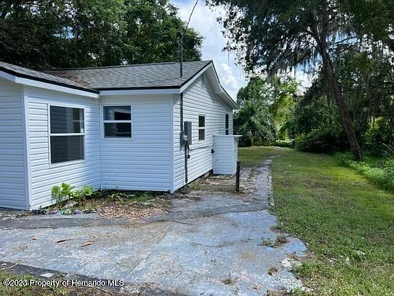 2nd image of 19476 Wildwood Dr