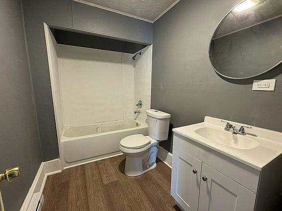 2nd image of 158 Main St Unit 3