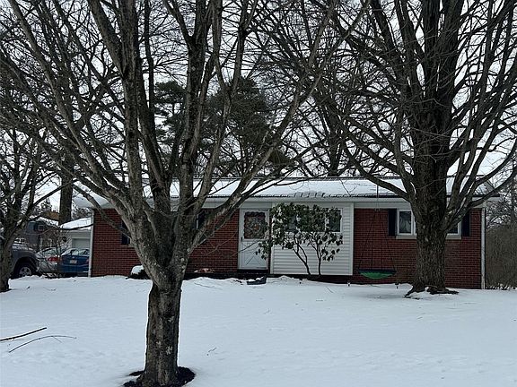 2nd image of 1131 Belmont Dr