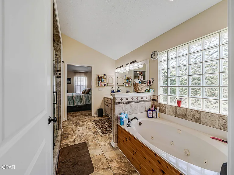 625 Amberjack Dr — Photo 32