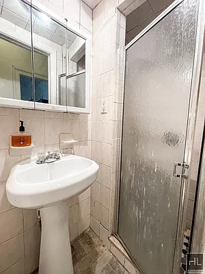 Rented by Highline Residential | media 22