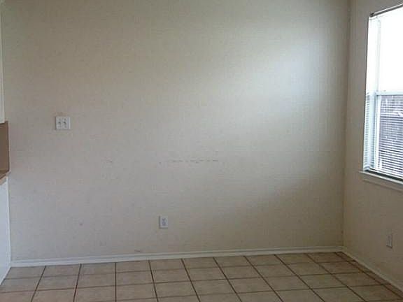 3rd image of 14319 Mirkwood Ln