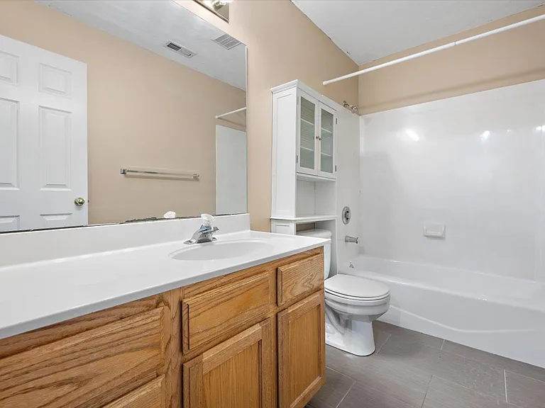 259 N 300 W #33 — Photo 17