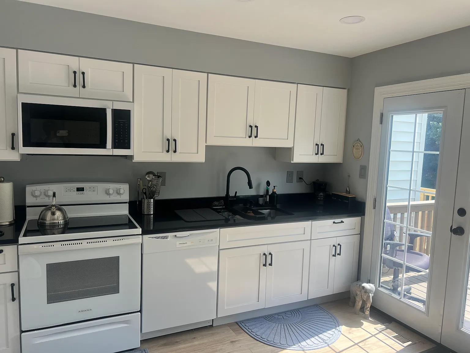 3 bed, 2.5 bath, 2035 sqft, $3,500 — Photo 2