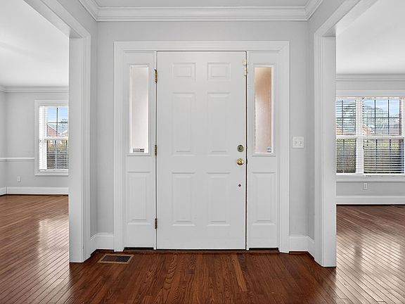 4th image of 203 Ashley Place Rd