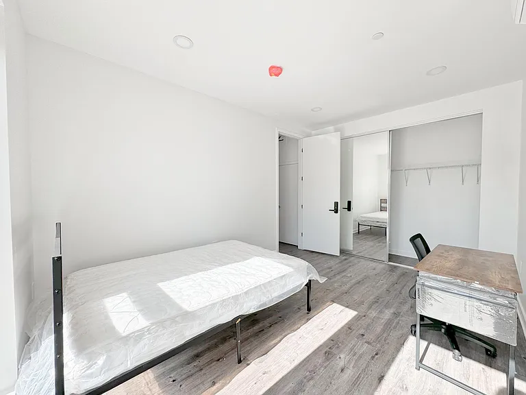 1165 W 39th St — Photo 12