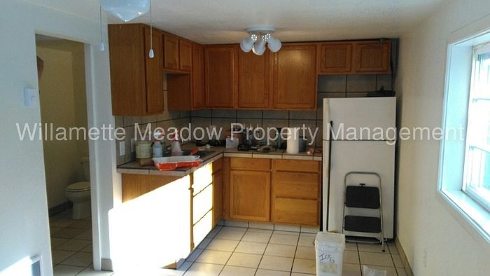 2nd image of 105 N Front St Spc 1
