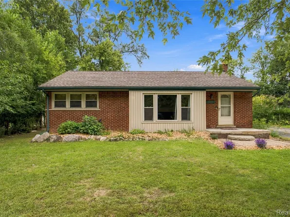 19200 Flamingo Blvd, Livonia, MI 48152