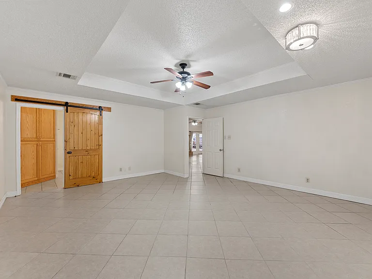 9622 Oak Springs Dr — Photo 23