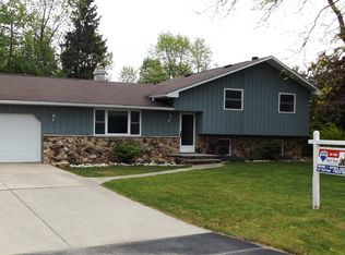 2030 McGann Rd, Neenah, WI 54956